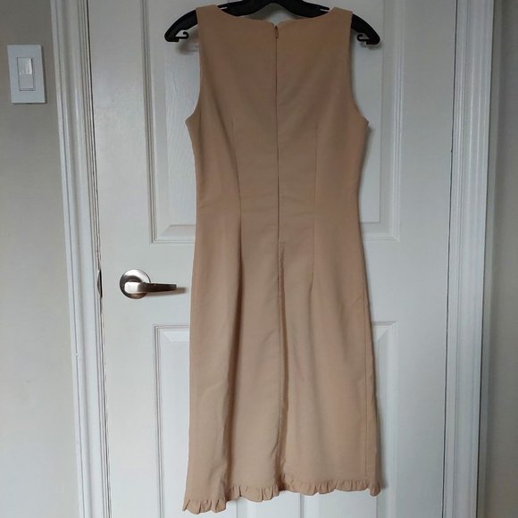 Vintage 1990s Lori M Beige Stretchy Ruffle Dress, Size 8 - Picture 2 of 7